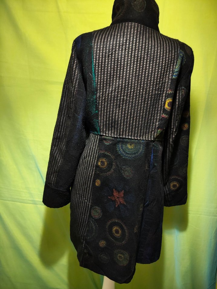 Düğmeli Siyah Desenli Uzun vintage Kabanı - Görsel 5