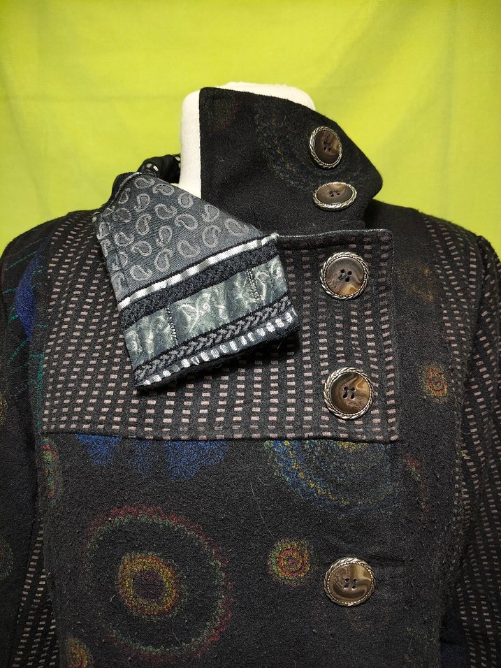 Düğmeli Siyah Desenli Uzun vintage Kabanı - Görsel 2