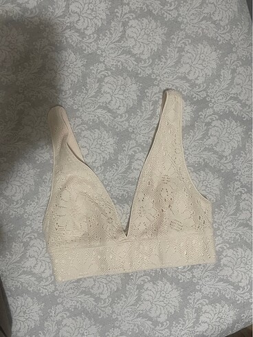 Twist crop