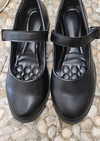 Siyah Tokalı Gotik Kadın Topuklu Ayakkabı
