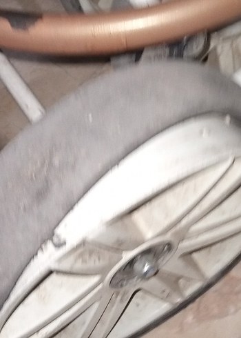 Beyaz Çerçeveli Koyu Renk Bebek Arabası - Görsel 5