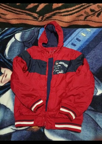 Erkek Çocuk Kırmızı Kapüşonlu Fermuarlı Ceket - Görsel 2