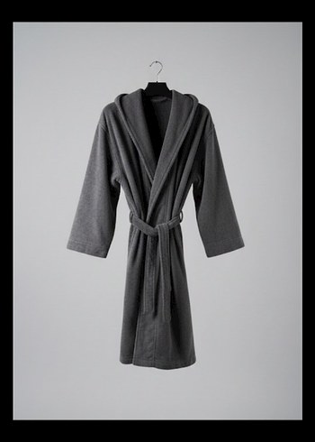 Kapüşonlu Siyah Bornoz - Görsel 2