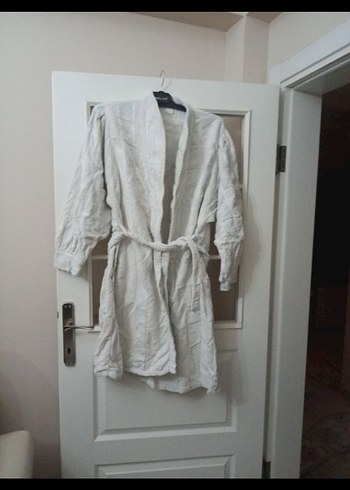 Beyaz Modern Bornoz - Görsel 2