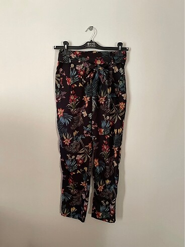 Stradivarius Yuksek Bel Pantolon