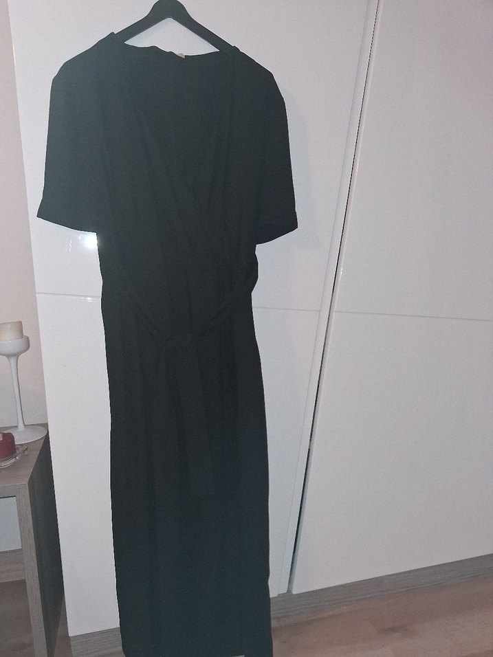 Siyah V Yaka Drapeli Uzun Kadın Elbise - Görsel 2