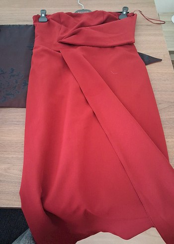 Bordo Uzun Drapeli Straplez Kadın Kalem Elbise - Görsel 5