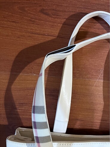 Beden Burberry Frane kol çantası