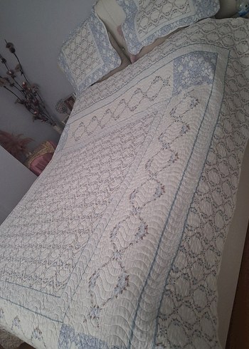 İşlemeli Beyaz ve Gri Yatak Örtüsü - Görsel 5