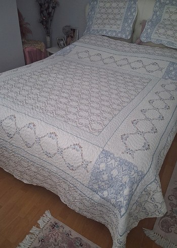 İşlemeli Beyaz ve Gri Yatak Örtüsü - Görsel 7