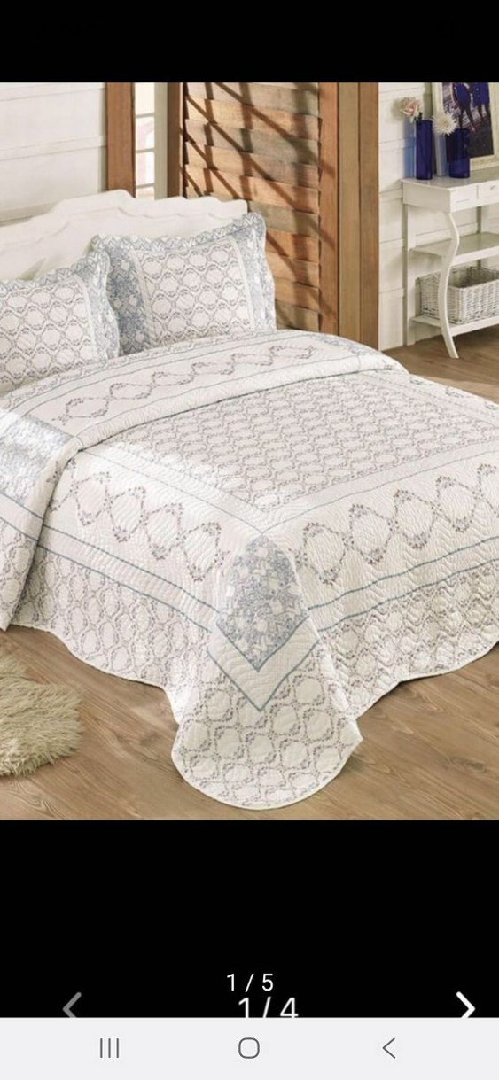 İşlemeli Beyaz ve Gri Yatak Örtüsü - Görsel 2