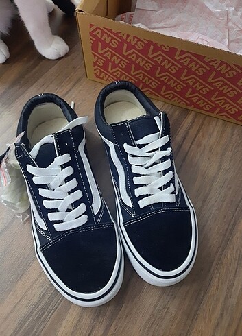35 Beden Vans