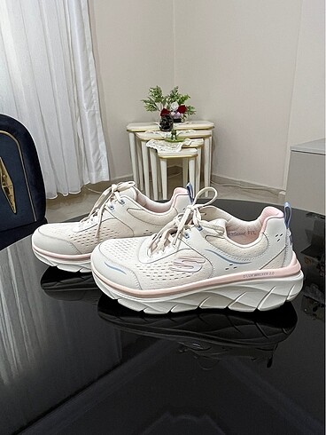 39 Beden beyaz Renk Skechers orjinal 39