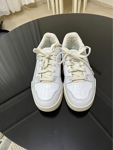 37 Beden beyaz Renk Puma orjinal 37