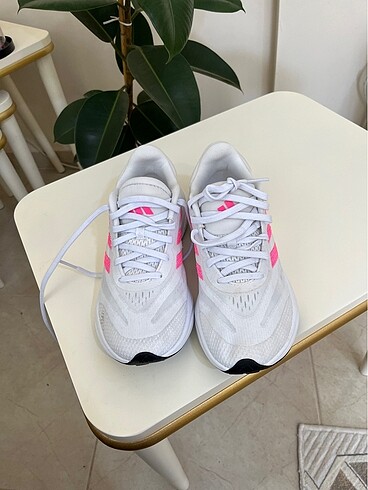 36,5 Beden beyaz Renk Adidas galaxy 7 orjinal 36.5