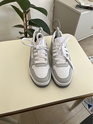 37,5 Beden beyaz Renk Puma orjinal 37.5