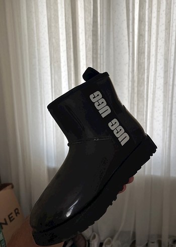 36 Beden Ugg Siyah Parlak Stiletto Topuklu Kadın Bot 36