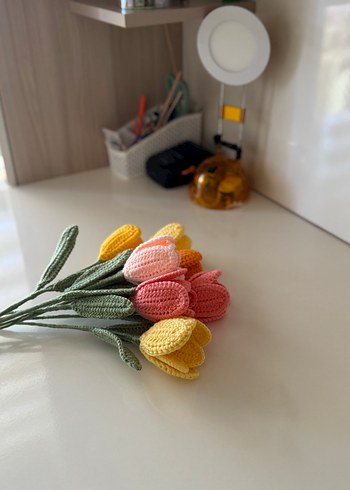 Çiçek El örgüsü laleler