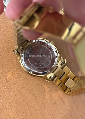 Michael Kors Kadın Altın Renkli Kol Saati - Görsel 3