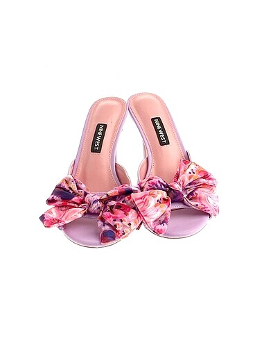 37 Beden Nine West Terlik %70 İndirimli.