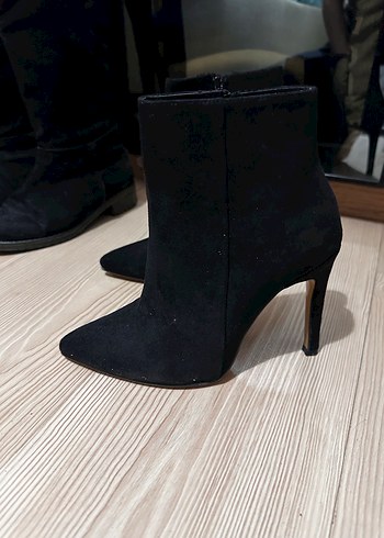 Siyah Süet Stiletto Topuklu Kadın Bot - Görsel 3