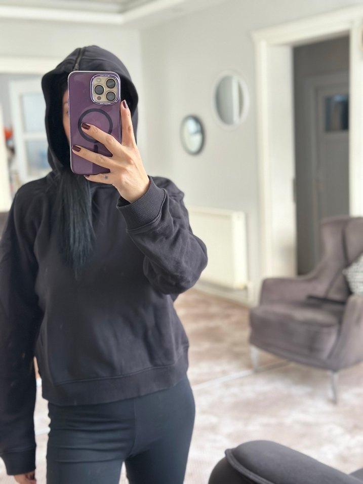 Siyah Yüksek Yakalı Kadın Sweatshirt - Görsel 2