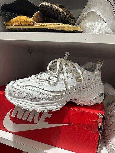Skechers spor ayakkabı