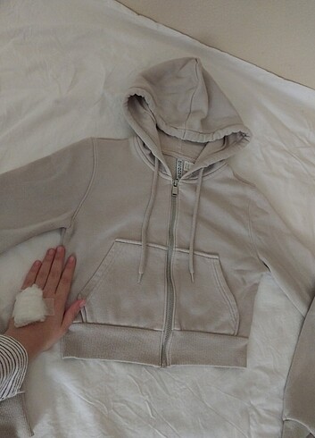 H&M H&M crop kapşonlu hırka