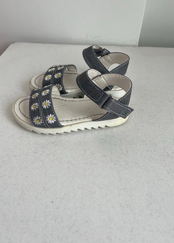 Nakışlı Gri Kız Kot Sandalet - Görsel 2