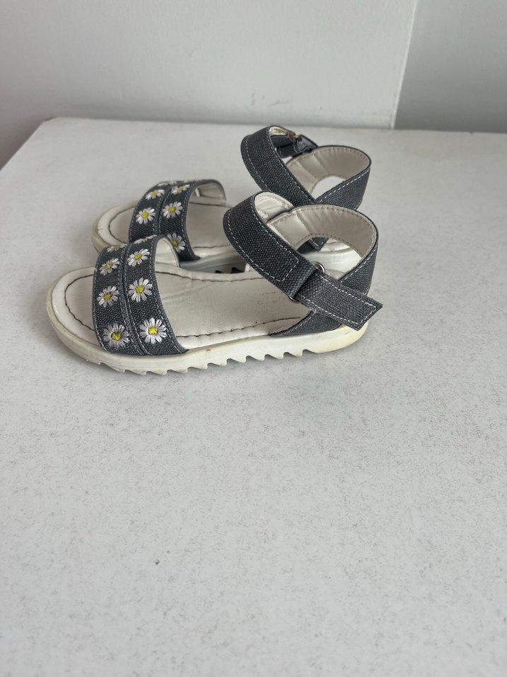 Nakışlı Gri Kız Kot Sandalet - Görsel 2