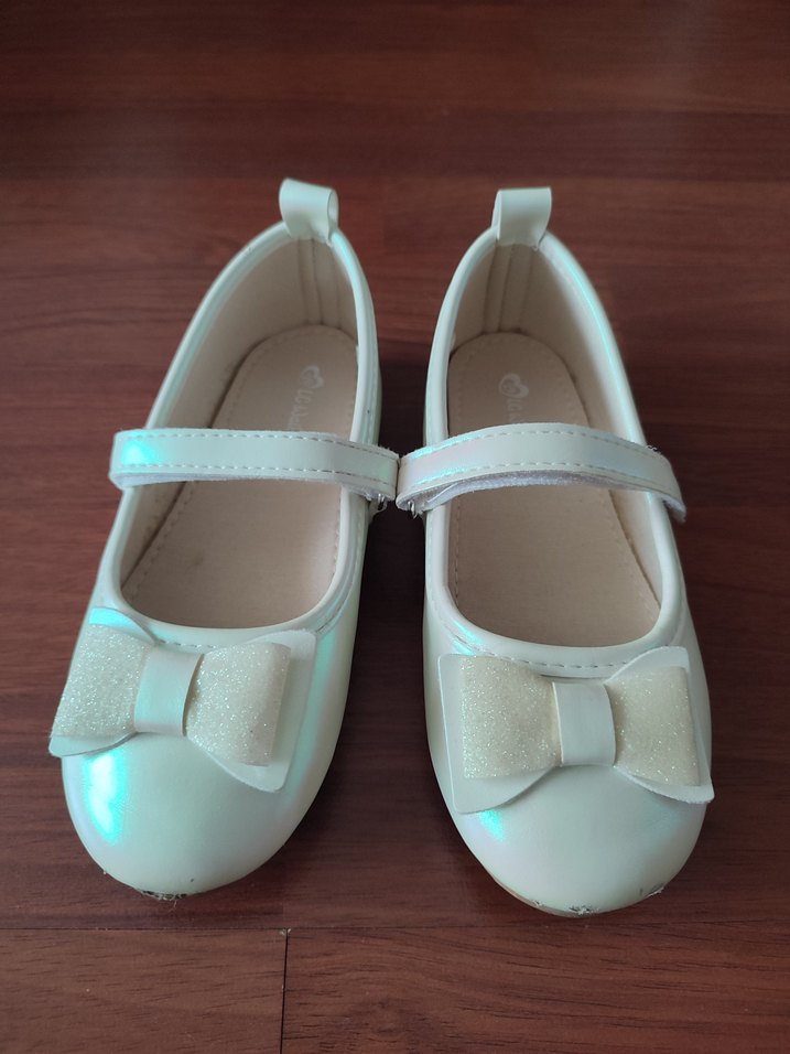 Kızlar için Beyaz Fiyonk Detaylı Babet - Görsel 3