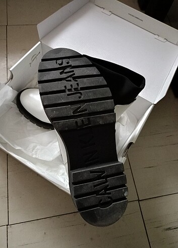 36 Beden Calvin Klein Beyaz Bot