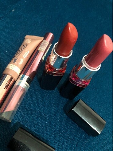 Maybelline Az kullanılmış rujlar
