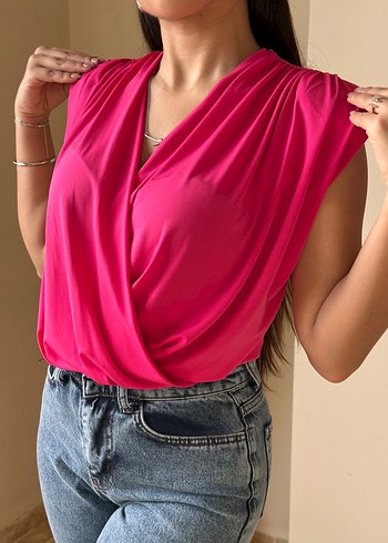 Pembe V Yakalı Drapeli Kolsuz Bluz