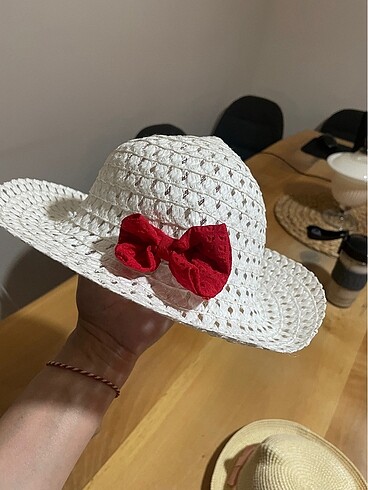 H&M 2 adet şapka
