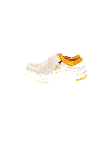 Reebok Spor Ayakkabı %70 İndirimli.