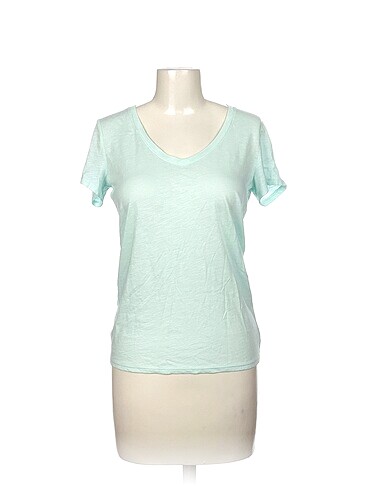 Victoria s Secret T-shirt %70 İndirimli.