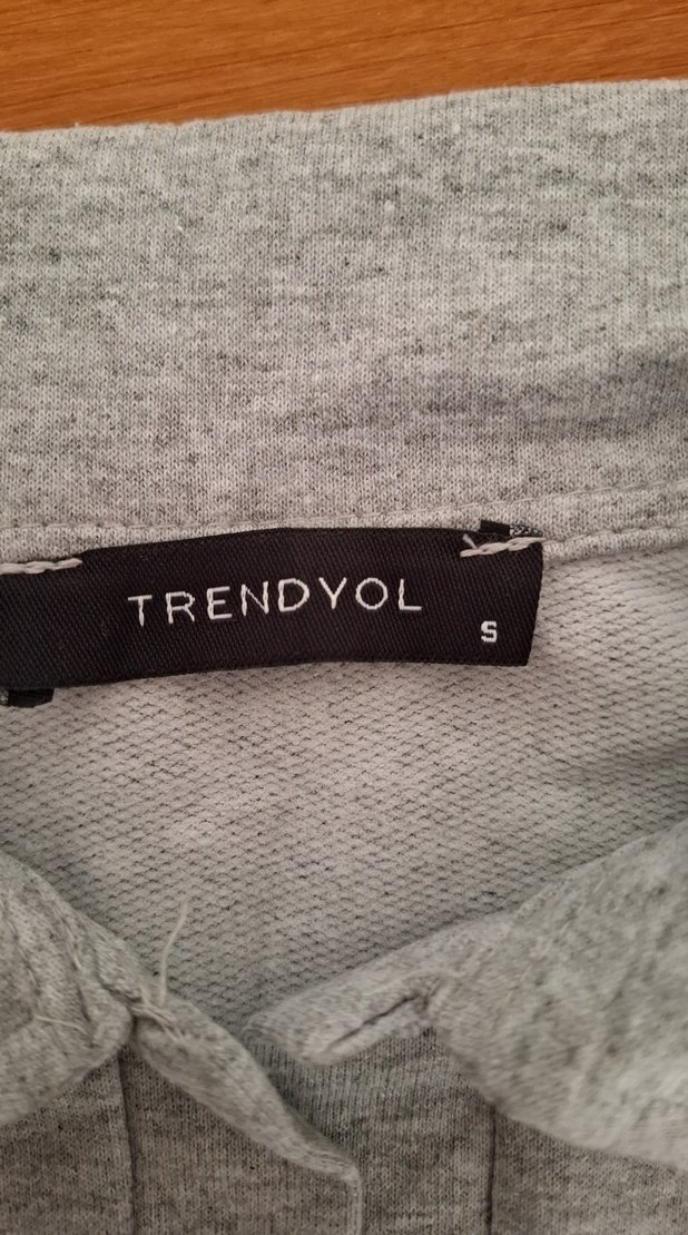 Gri Siyah Düğmeli Kadın Sweatshirt - Görsel 4