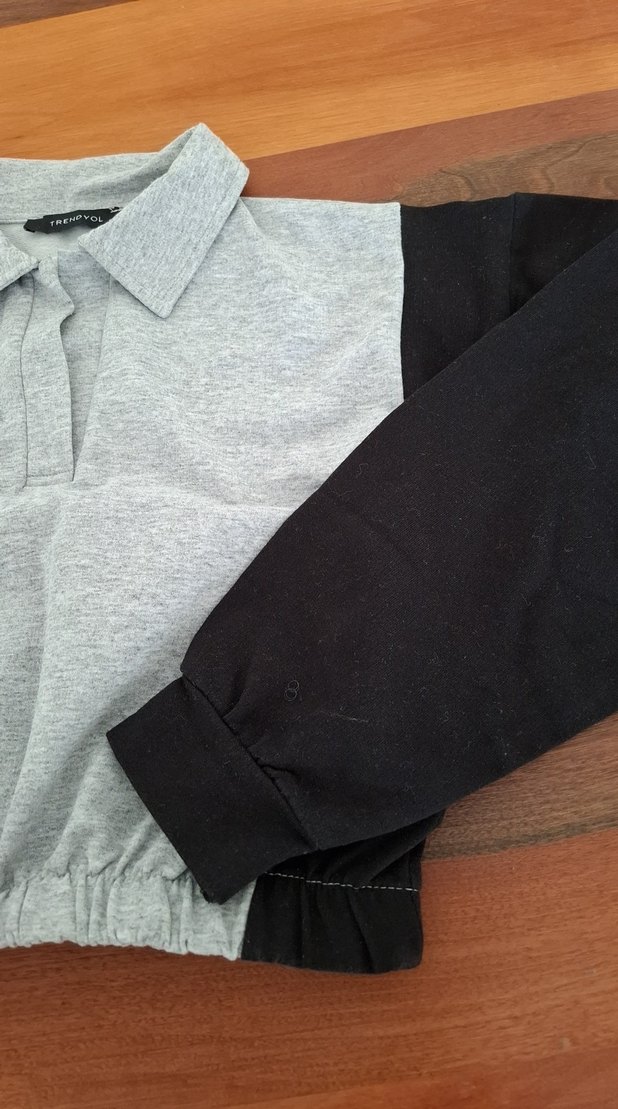 Gri Siyah Düğmeli Kadın Sweatshirt - Görsel 3