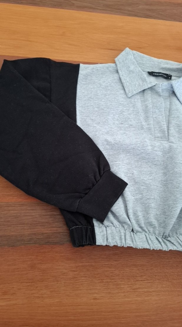 Gri Siyah Düğmeli Kadın Sweatshirt - Görsel 2