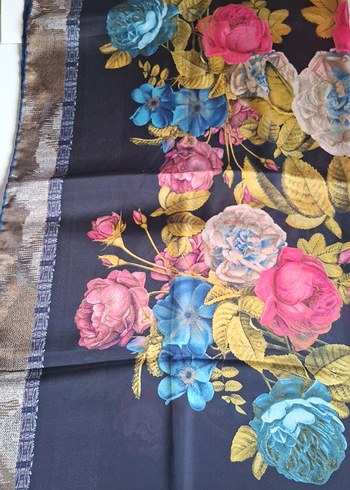 Çiçek Desenli Çok Renkli Kadın İpek Şal. POLOİST - Görsel 5