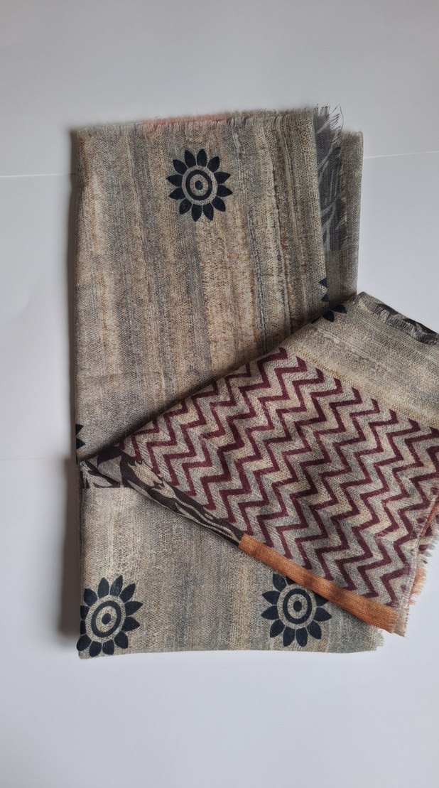 Elit ipek  Desenli Şal - Görsel 5