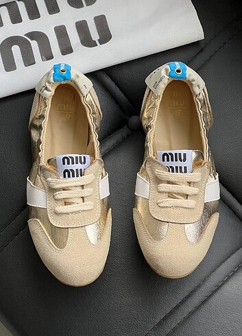 37 Beden Miu Miu Spor Babet