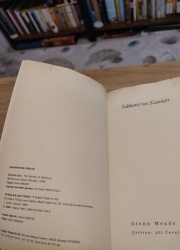  Beden Renk Sakkara'nın Kumları - Glenn Meade