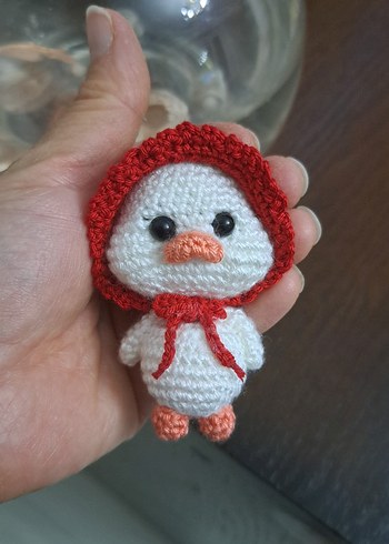 Kırmızı Kapşonlu Renkli Amigurumi Oyuncak - Görsel 3