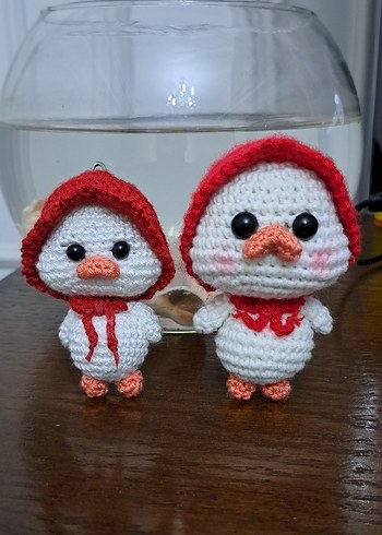 Kırmızı Kapşonlu Renkli Amigurumi Oyuncak - Görsel 2