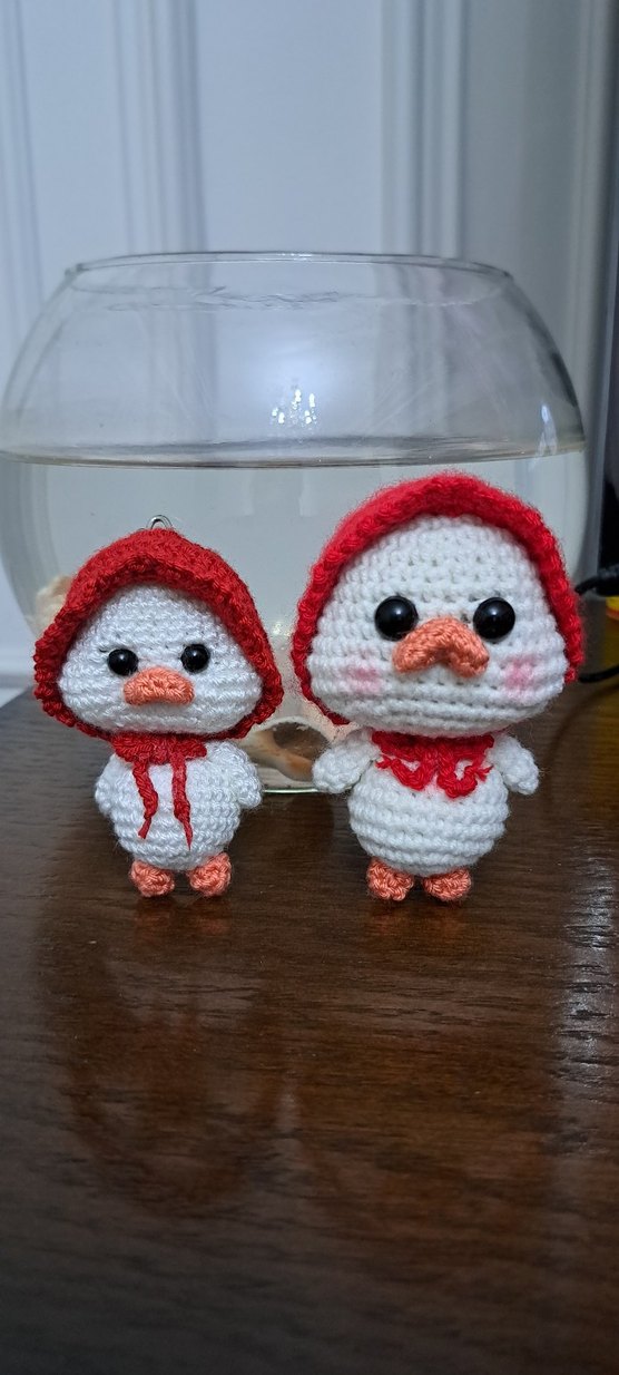 Kırmızı Kapşonlu Renkli Amigurumi Oyuncak - Görsel 2