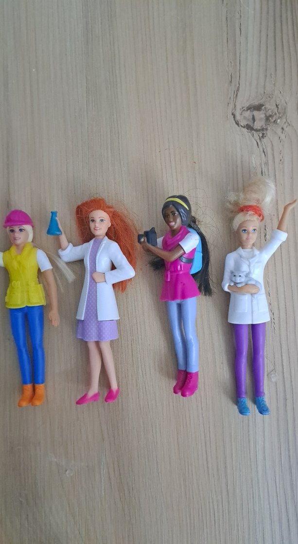 Renkli 4 Parça Kadın Figür Bebek Seti - Görsel 2