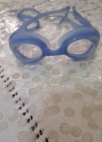 Diğer Mavi Elastik Yüzücü Gözlüğü