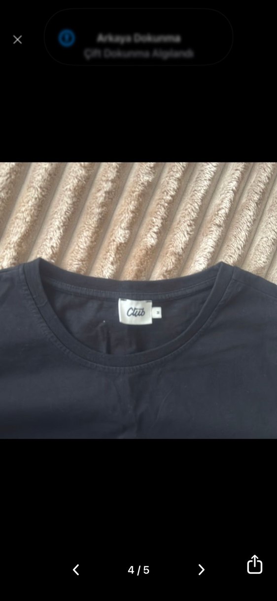 Siyah Baskılı Kadın Tişört - Görsel 3